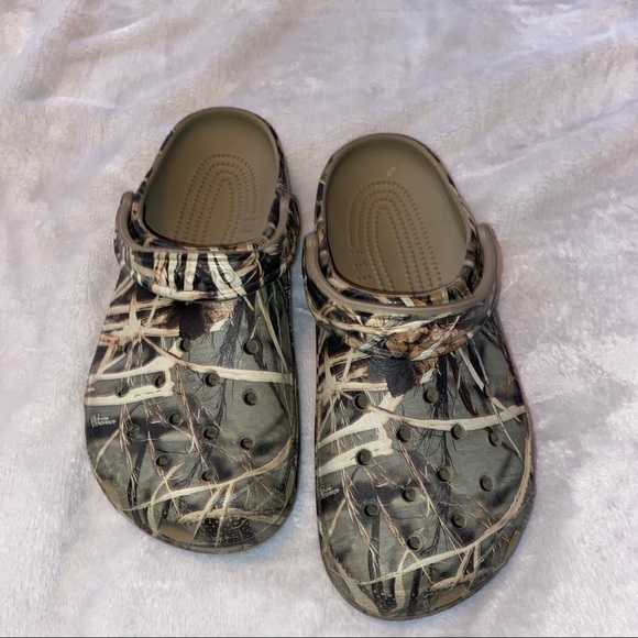 camo crocs size 14